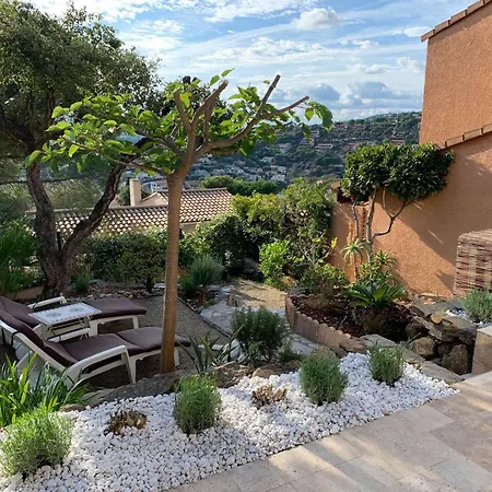 Maison Soignee Avec Grand Jardin Et Terrasse - - Fr-1-308-159 * לה לבאנדו
