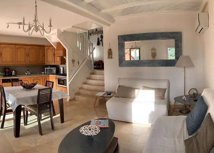 Hébergement de vacances Maison 4 Pièces Climatisée - 6 Personnes - Cadre Paisible Avec Wifi - Fr-1-308-159 Le Lavandou